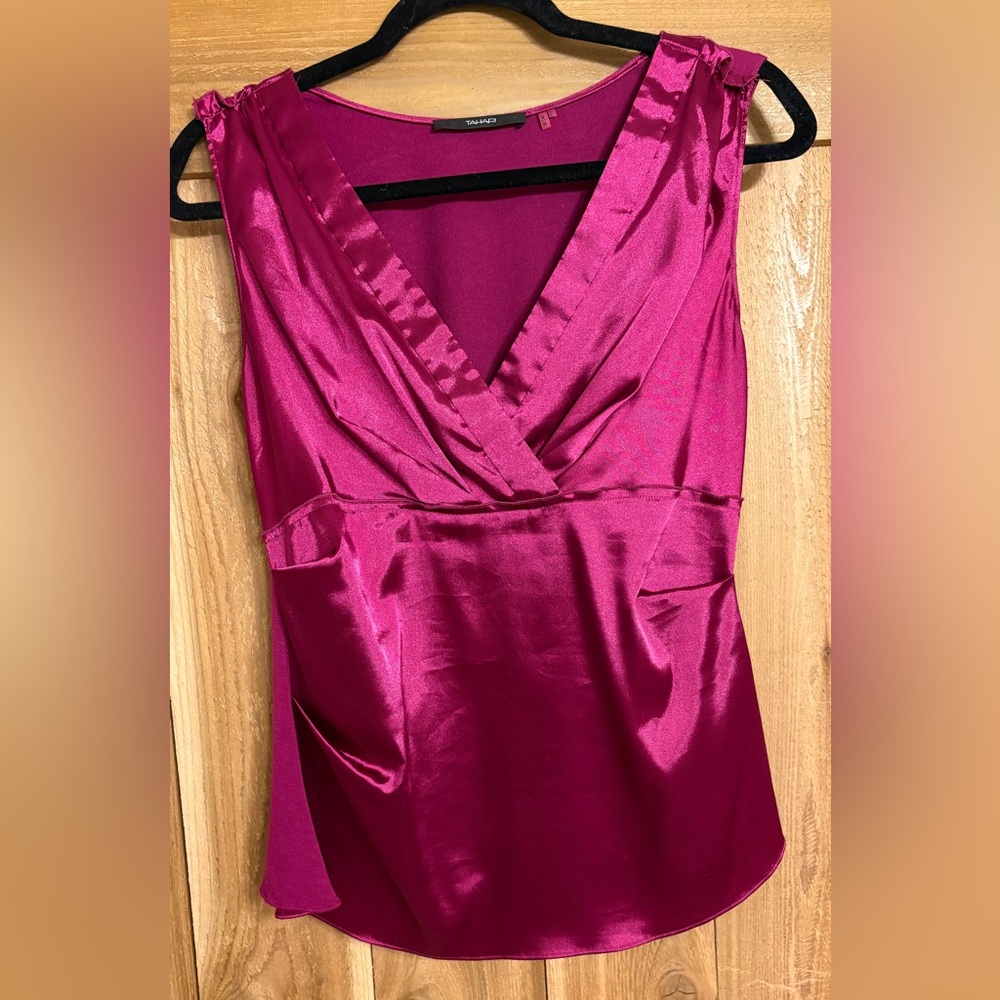 TAHARI M Satin V-Neck Sleeveless Dress Top in Fuchsia